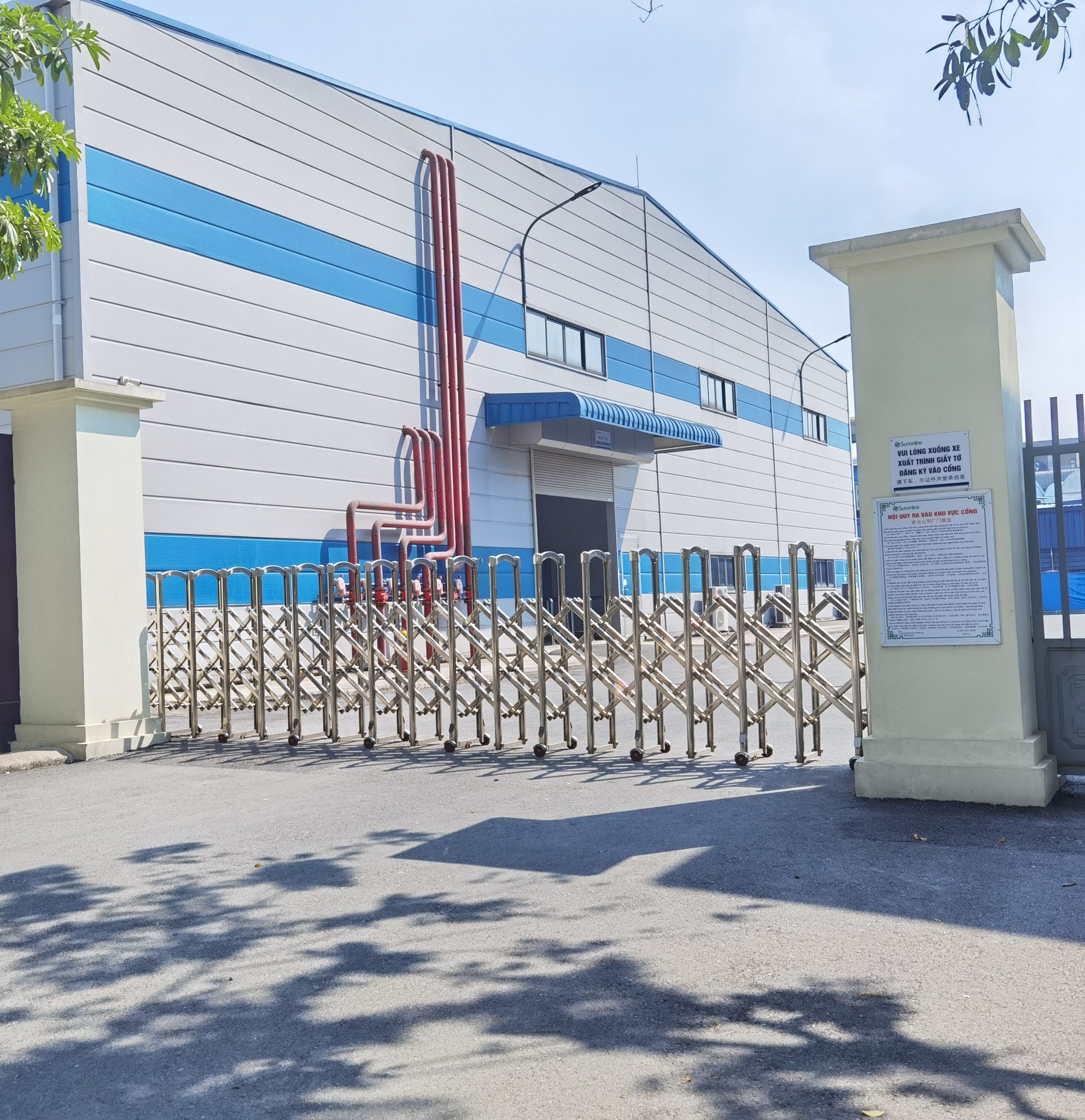 SUNONLINE factory gate and main building at Que Vo Industrial Park